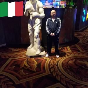 Meet your Posher, Vinny